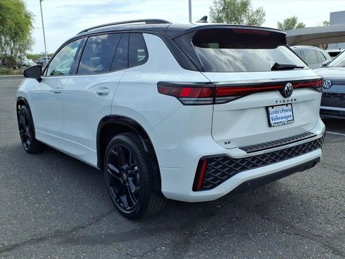 New 2026 Volkswagen Tiguan SE R-Line image 3