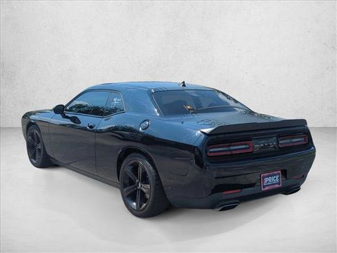 Used 2016 Dodge Challenger R/T RWD image 5