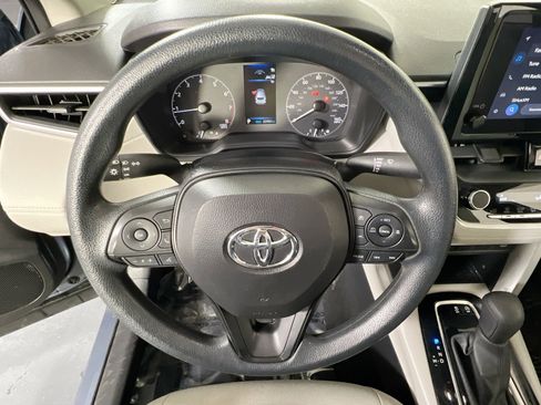 Used 2024 Toyota Corolla Cross L FWD image 11