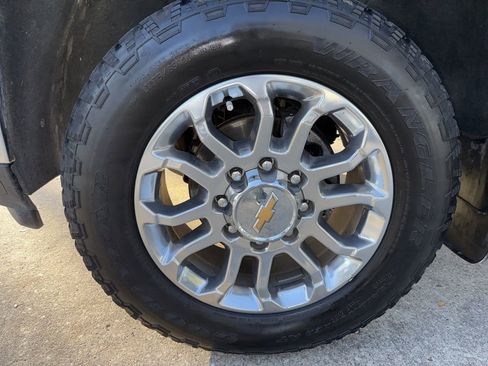 Used 2025 Chevrolet Silverado 2500 LTZ w/ LTZ Premium Package image 53