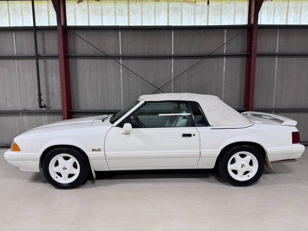 Used 1993 Ford Mustang LX RWD image 16