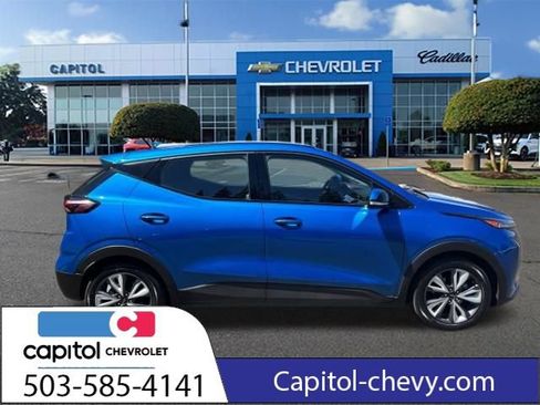Used 2022 Chevrolet Bolt EUV LT w/ Convenience Package FWD image 10