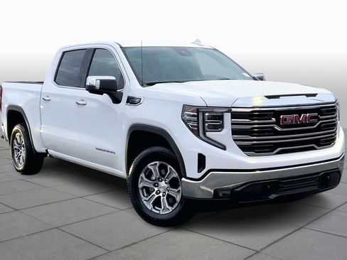 Used 2024 GMC Sierra 1500 SLT image 2