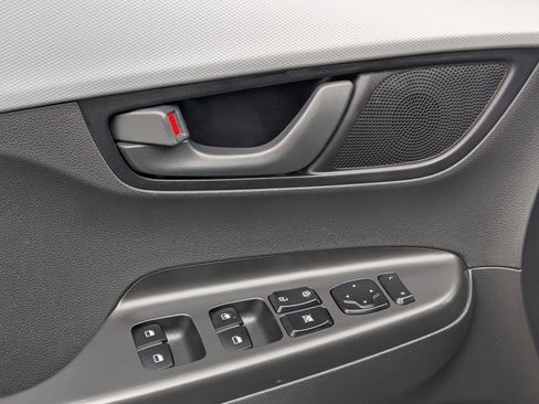 Used 2019 Hyundai Kona SE image 14