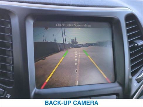 Used 2016 Jeep Cherokee 75th Anniversary image 18