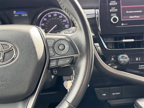 Used 2022 Toyota Camry SE image 16