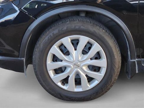 Used 2019 Nissan Rogue S FWD image 18