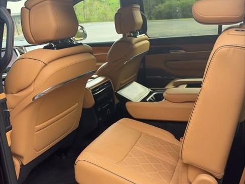 Used 2024 Jeep Grand Wagoneer Series III w/ HD Trailer Tow Package image 27