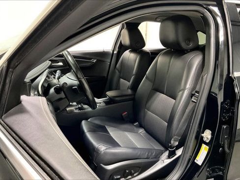 Used 2018 Chevrolet Impala LT FWD image 25