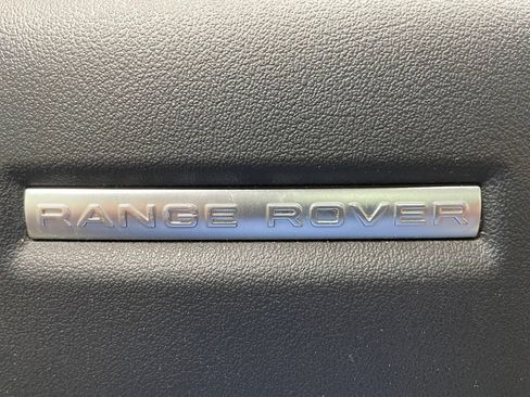 Used 2019 Land Rover Range Rover Velar S AWD/4WD image 29