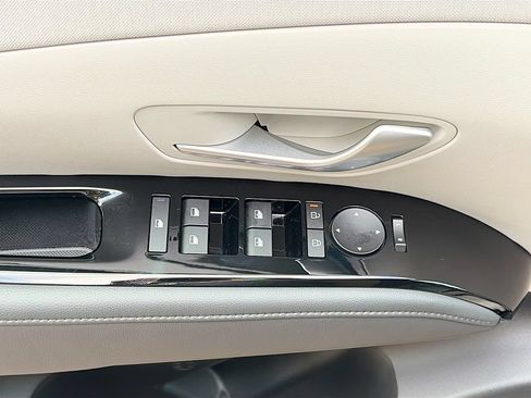 Used 2025 Hyundai Tucson Limited AWD/4WD image 18