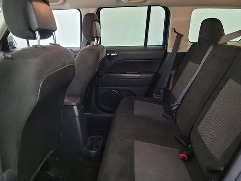 Used 2016 Jeep Patriot Latitude AWD/4WD image 18