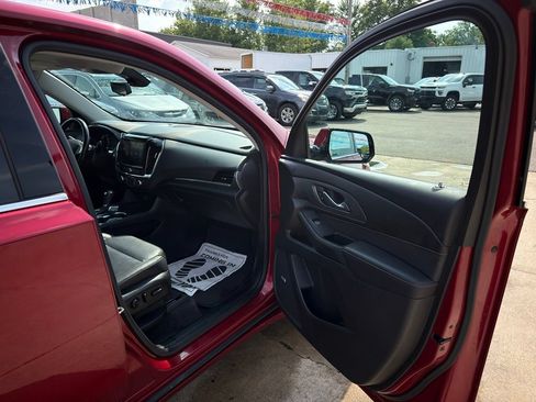 Used 2019 Chevrolet Traverse Premier AWD/4WD image 24