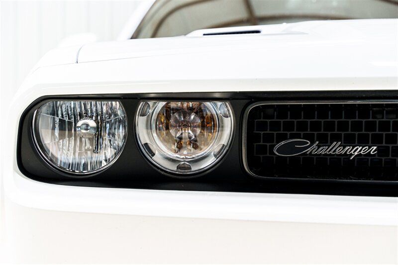 Used 2014 Dodge Challenger SXT RWD image 23