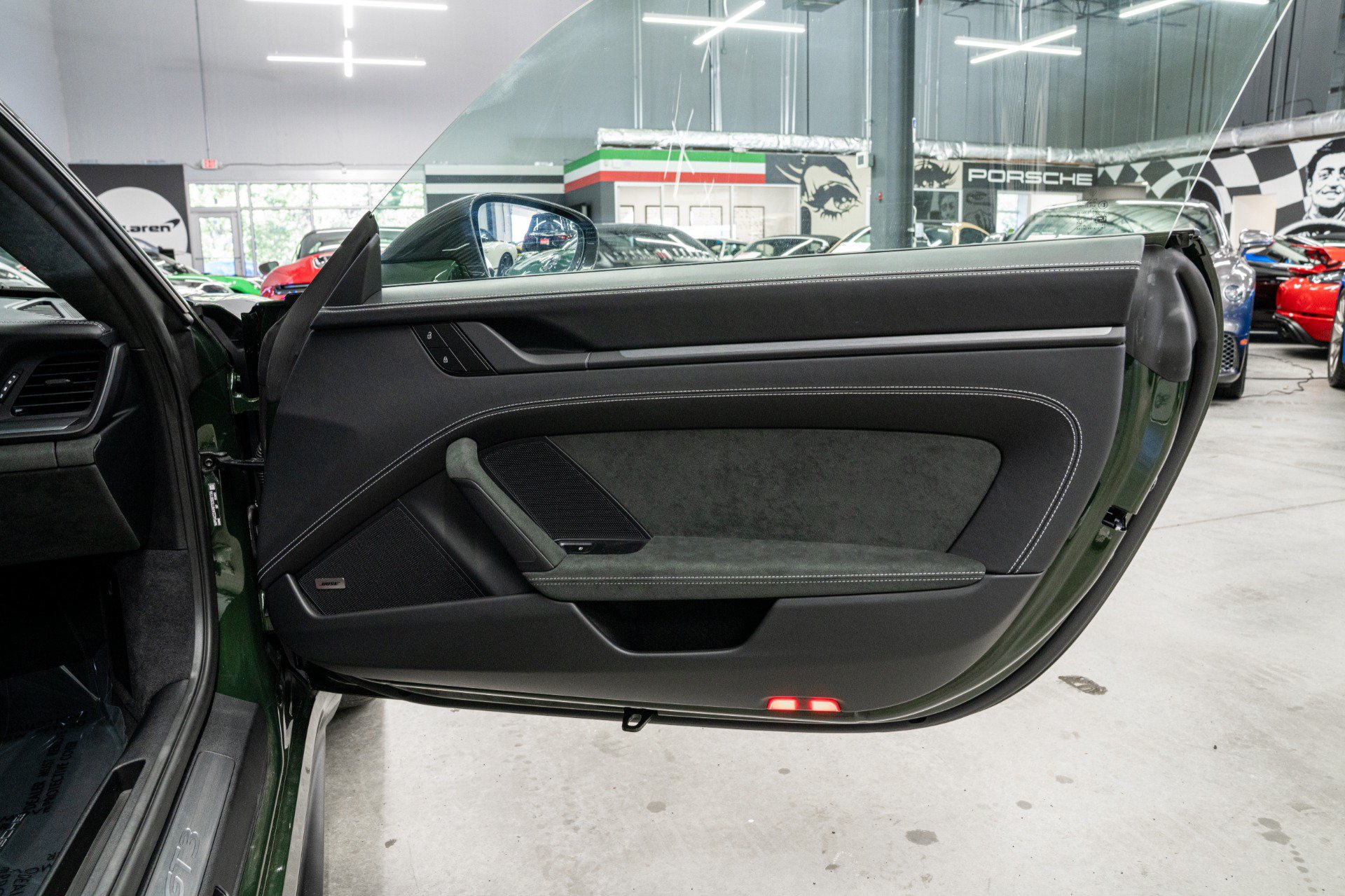 Used 2026 Porsche 911 GT3 RWD image 37