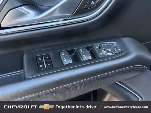 Used 2023 Chevrolet Suburban Premier image 30