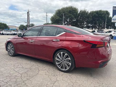 Used 2024 Nissan Altima 2.5 SL FWD image 6
