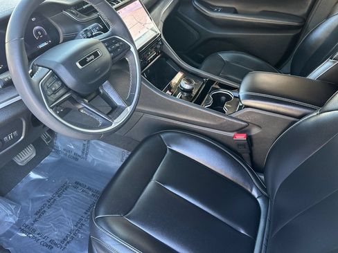 Used 2023 Jeep Grand Cherokee Limited w/ Trailer Tow Prep Group (B) AWD/4WD image 10