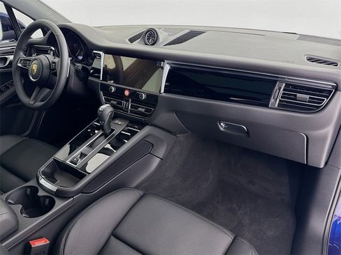 New 2026 Porsche Macan image 31