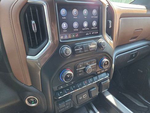 Used 2019 Chevrolet Silverado 1500 High Country w/ Technology Package image 9
