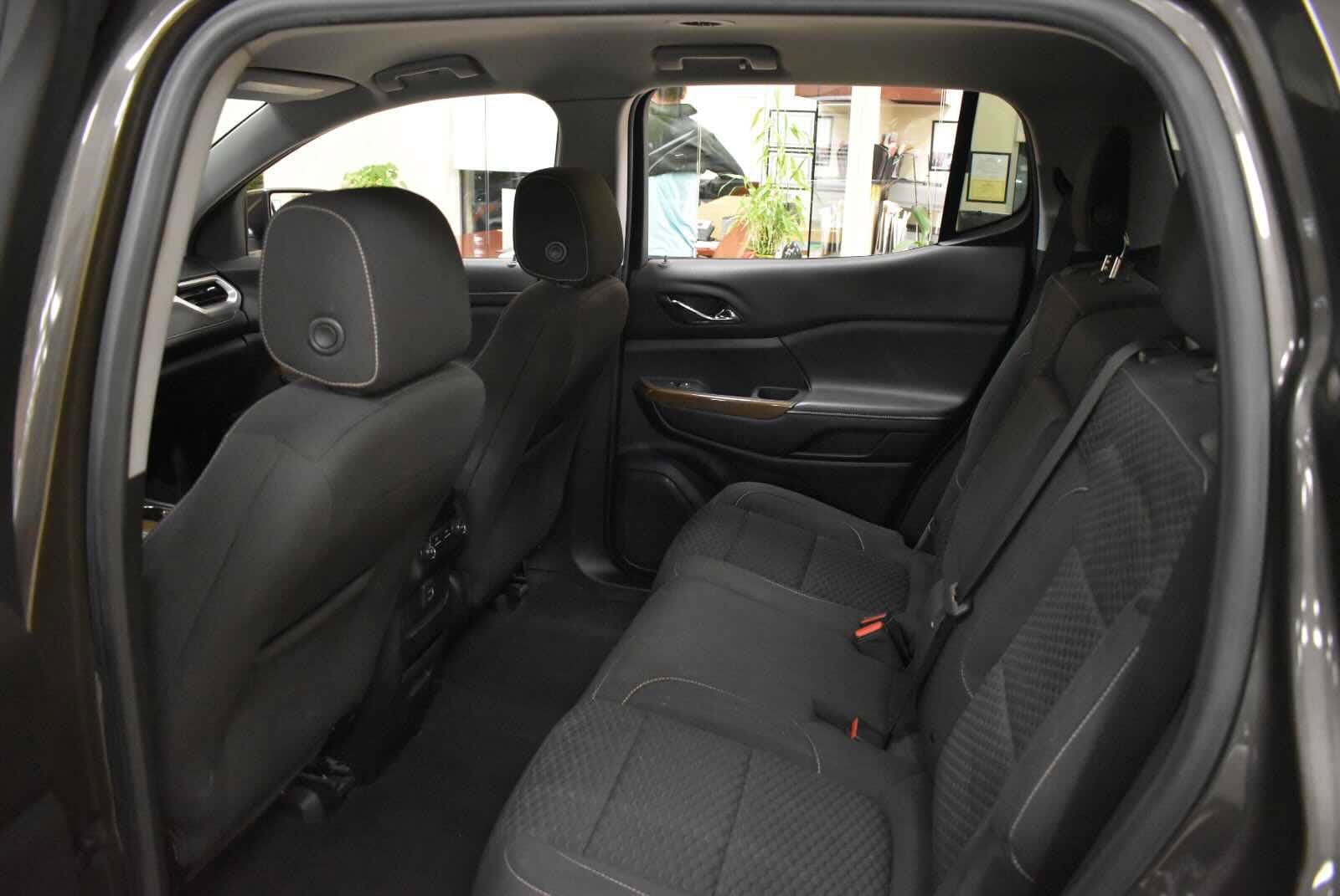 Used 2019 GMC Acadia SLE w/ Driver Alert Package I AWD/4WD image 13