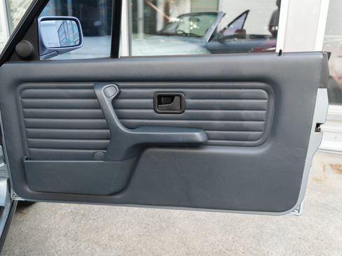 Used 1990 BMW 325i Convertible RWD image 20