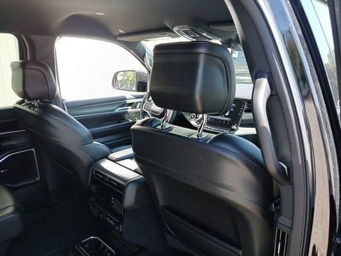 Used 2024 Jeep Wagoneer Series II AWD/4WD image 26