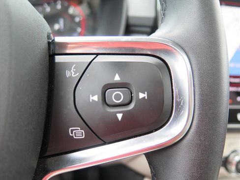 Used 2022 Volvo XC40 T5 Inscription w/ Advanced Package AWD/4WD image 14
