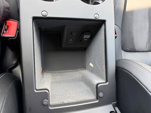 Used 2017 Porsche Macan S image 39