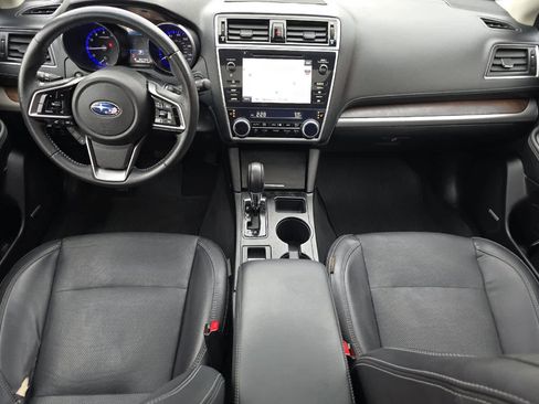 Used 2018 Subaru Outback 2.5i Limited image 3