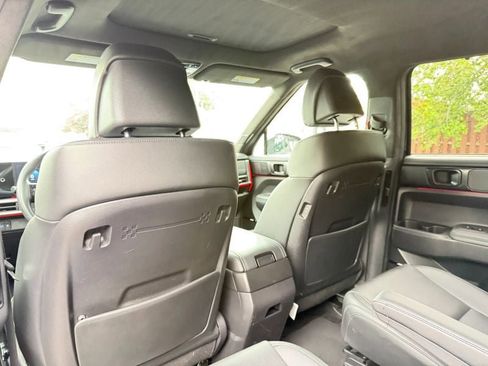 Used 2024 Hyundai Santa Fe Calligraphy AWD/4WD image 18