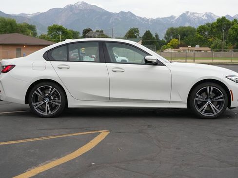 Used 2023 BMW 330i xDrive Sedan w/ Premium Package AWD/4WD image 6