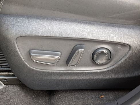 Used 2023 Toyota RAV4 XLE Premium image 21