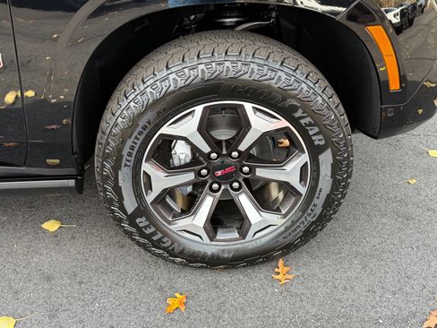 New 2026 GMC Yukon XL AT4 Ultimate w/ LPO, Floor Liner Package image 12