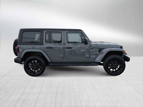 Used 2023 Jeep Wrangler Sahara image 18