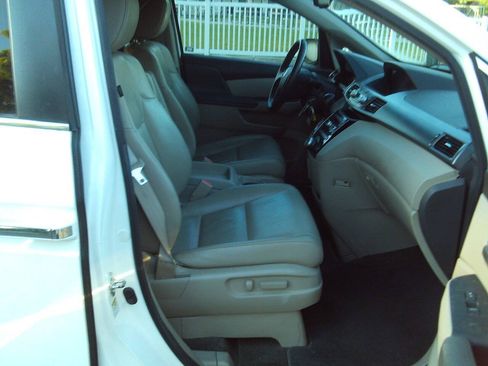 Used 2011 Honda Odyssey EX-L image 18