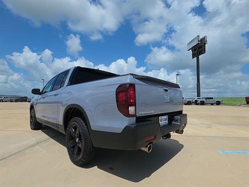 Used 2022 Honda Ridgeline Black Edition image 4