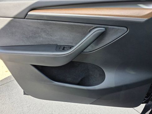 Used 2023 Tesla Model Y Long Range image 26