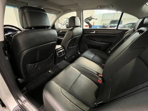 Used 2012 Hyundai Genesis 3.8 w/ Premium Pkg RWD image 15