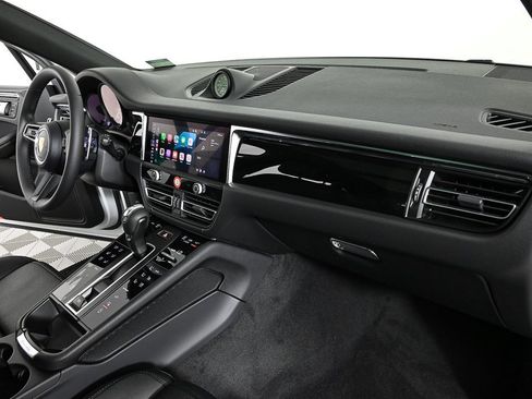 New 2026 Porsche Macan image 31