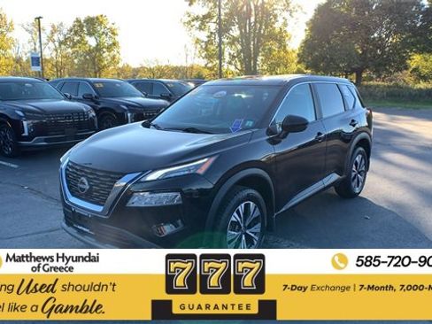 Used 2023 Nissan Rogue SV image 1