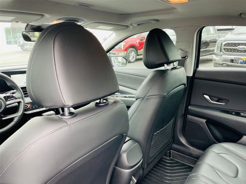 Used 2025 Hyundai Elantra Limited FWD image 35