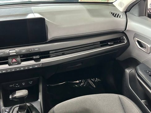 Used 2025 Kia K4 FWD image 11
