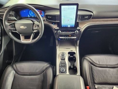 Used 2023 Ford Explorer Platinum w/ Technology Package AWD/4WD image 16