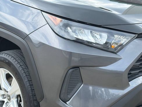 Used 2021 Toyota RAV4 LE AWD/4WD image 8