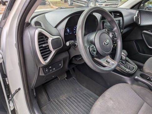 Used 2020 Kia Soul S FWD image 34