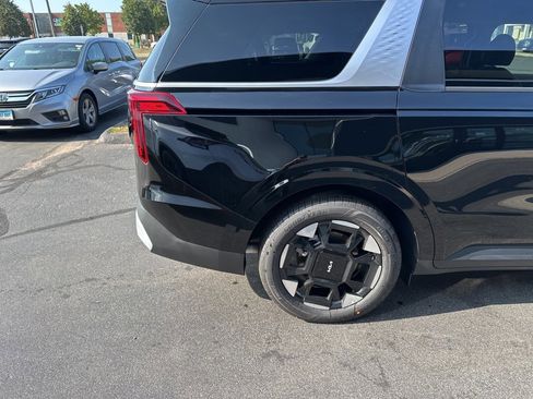 New 2026 Kia Carnival EX image 14