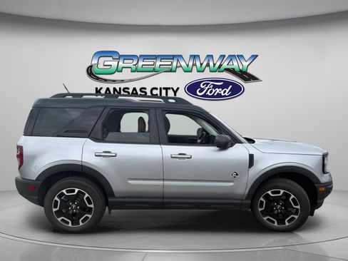 Used 2023 Ford Bronco Sport Outer Banks AWD/4WD image 9