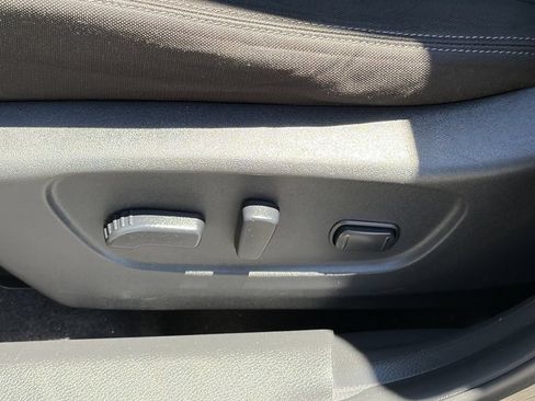 Used 2019 Nissan Rogue SV w/ Premium Package FWD image 24