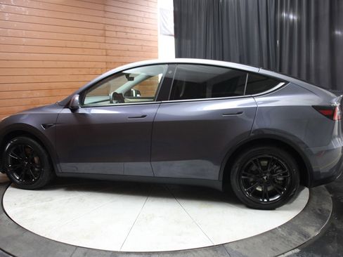 Used 2023 Tesla Model Y Long Range image 7